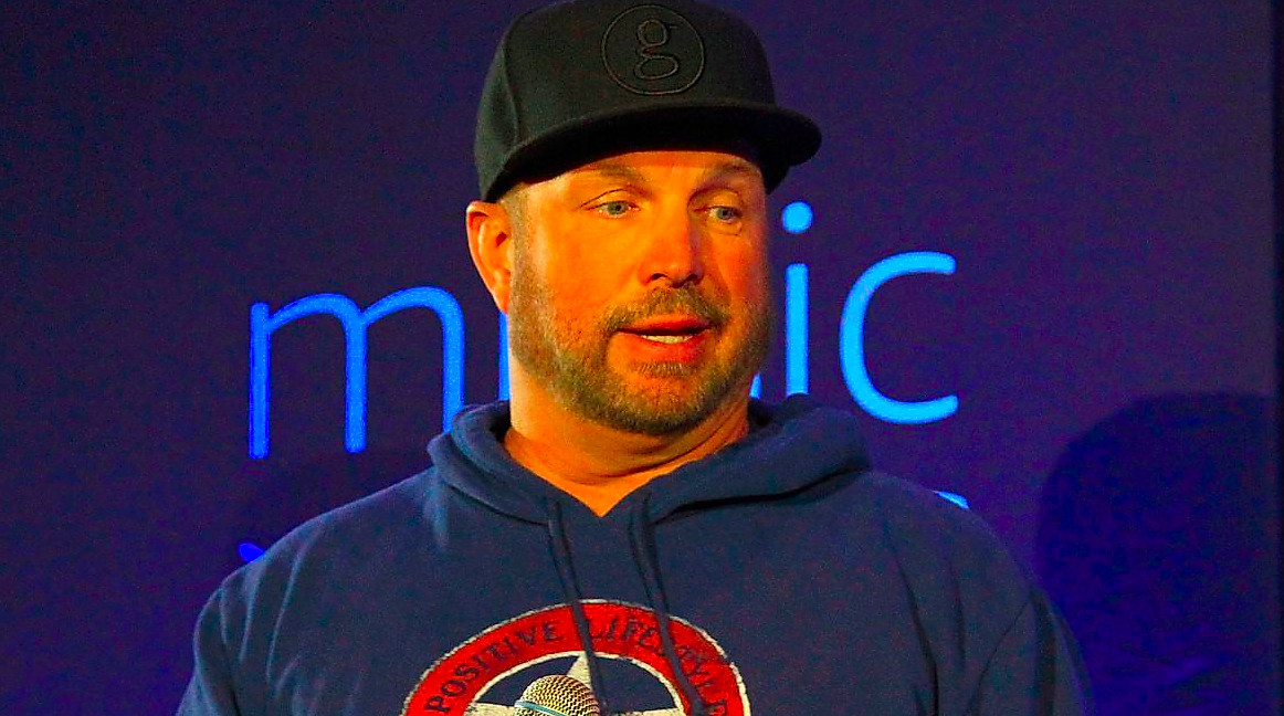 Garth Brooks Look At Event