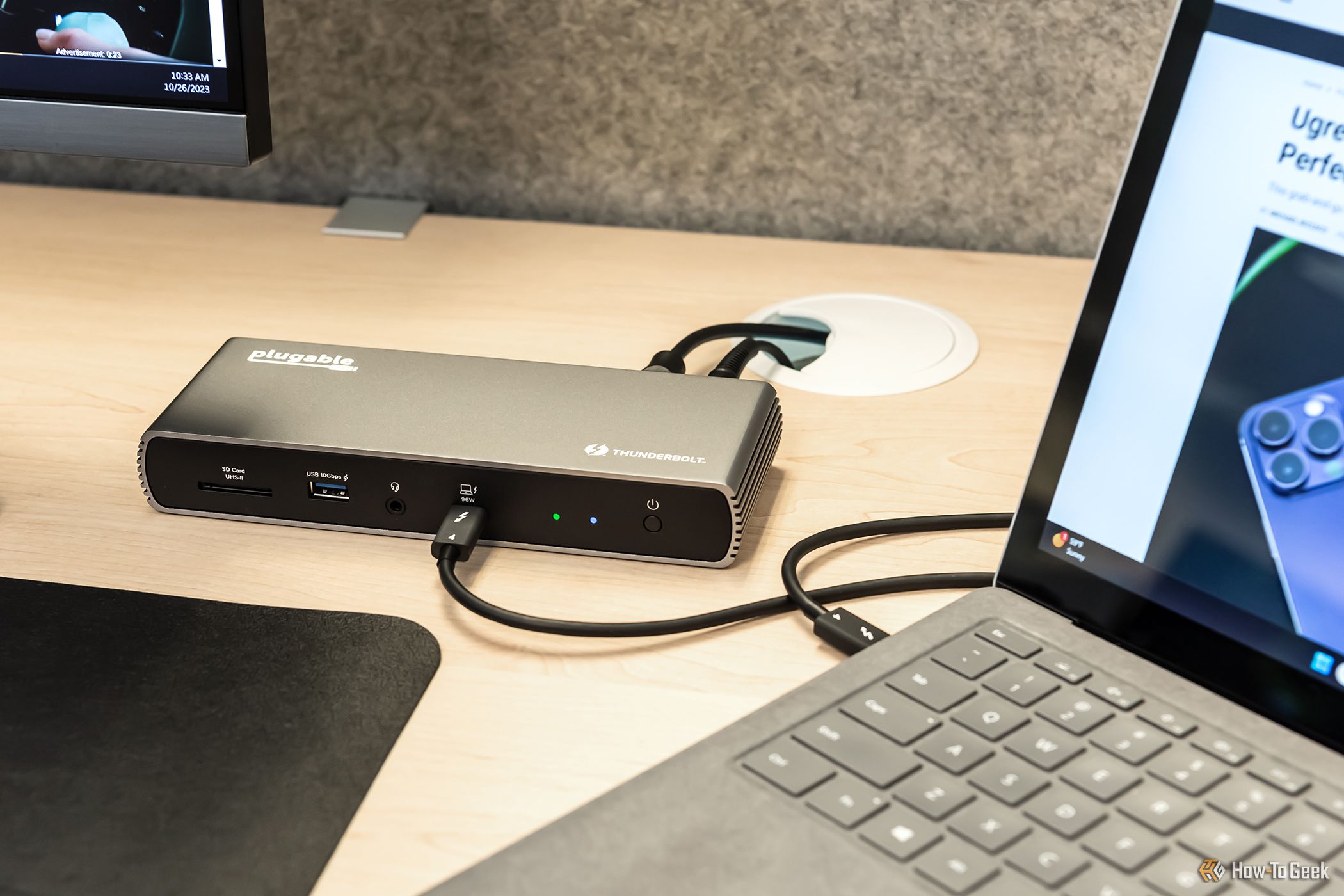 Plugable Thunderbolt 4 set up on a desk