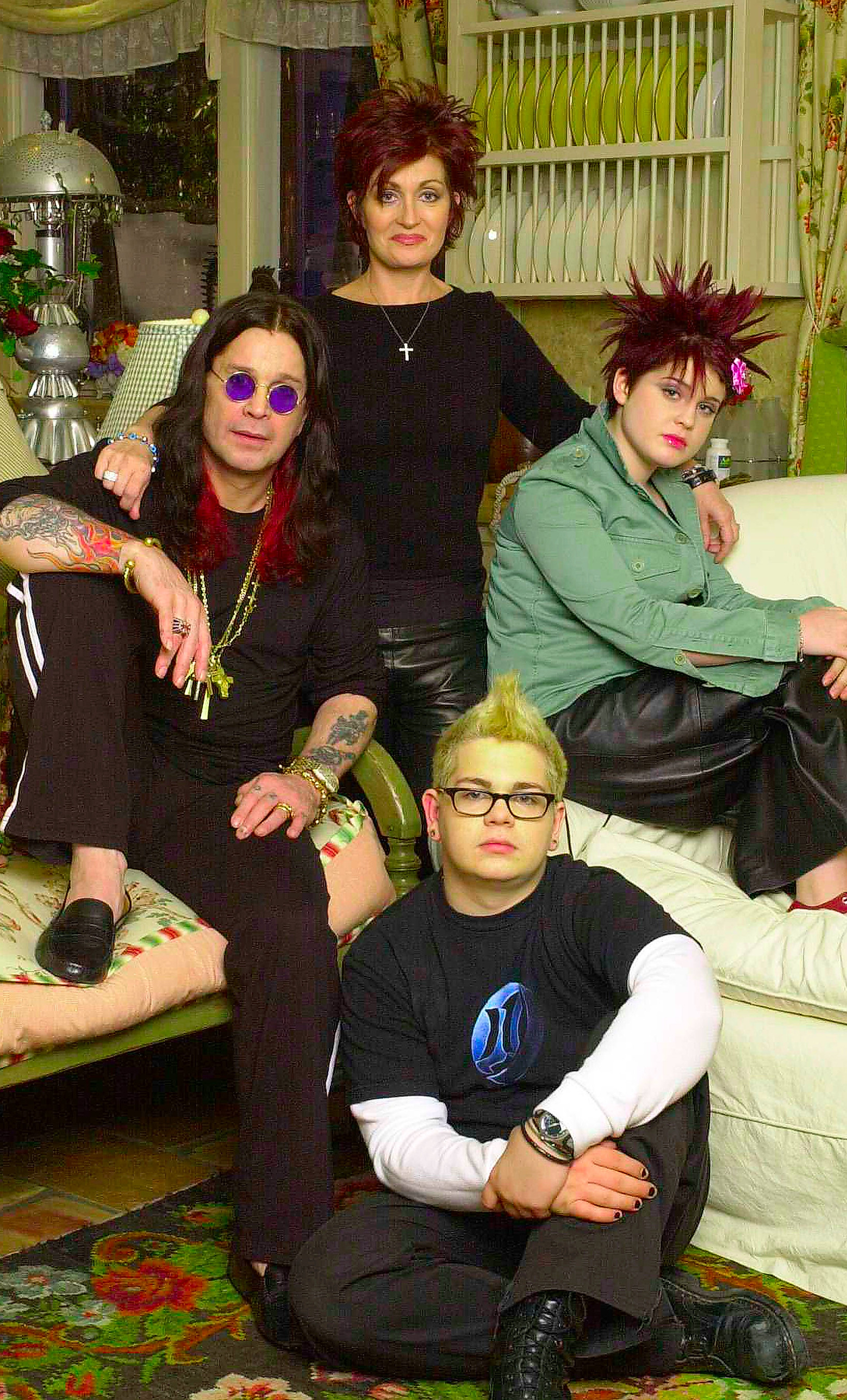 ozzy osbourne and his family to appear on mtv sitcom