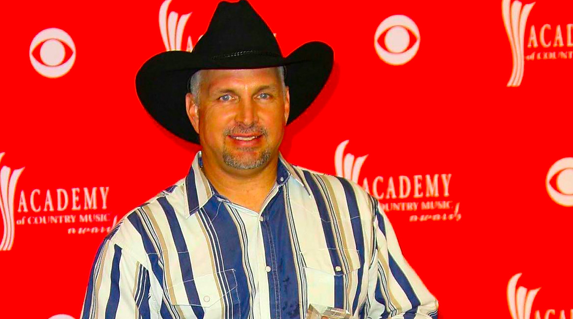 Garth Brooks in Award Ceremony