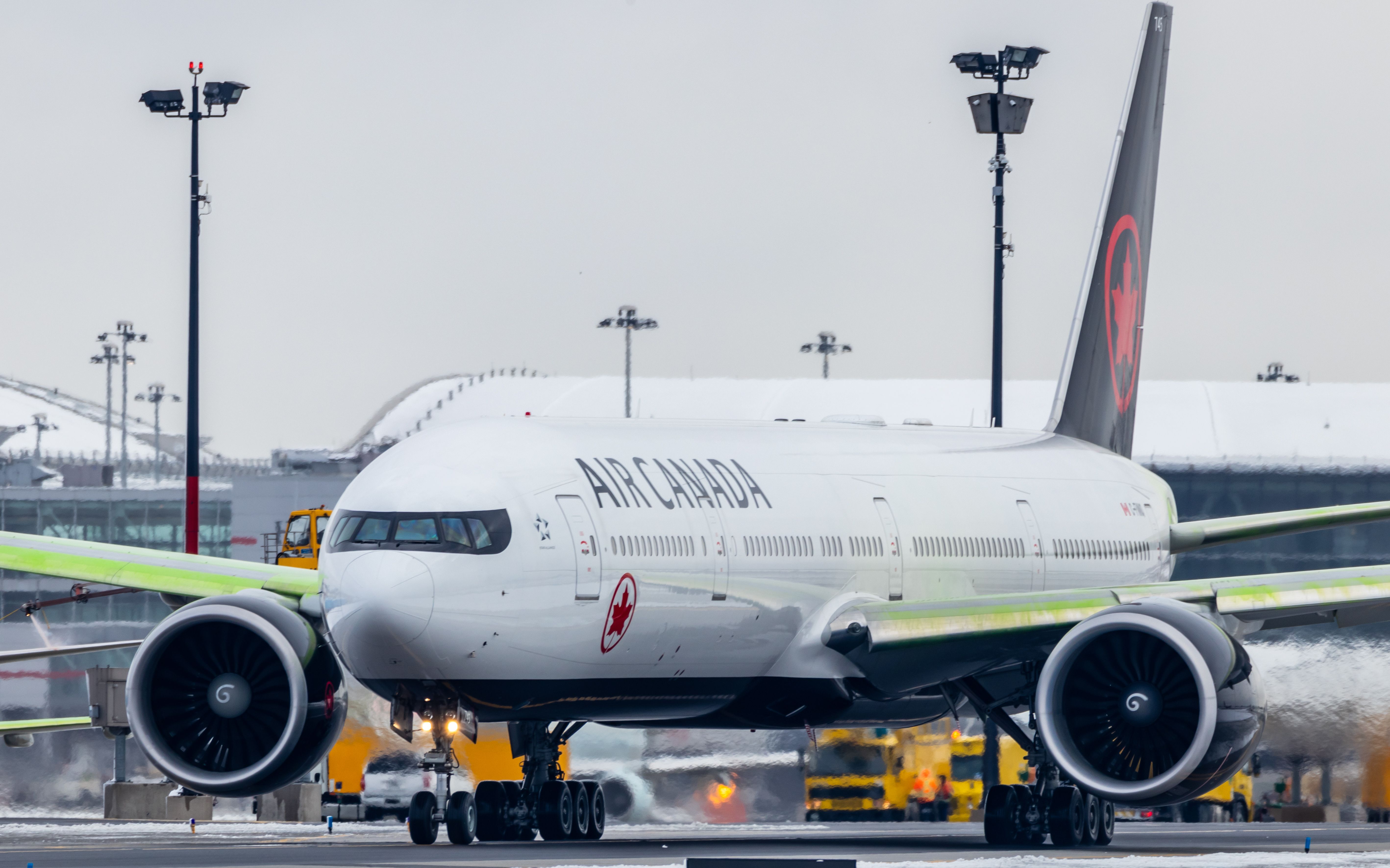 Air Canada Boeing 777 after being de-iced at YYZ shutterstock_1473904052