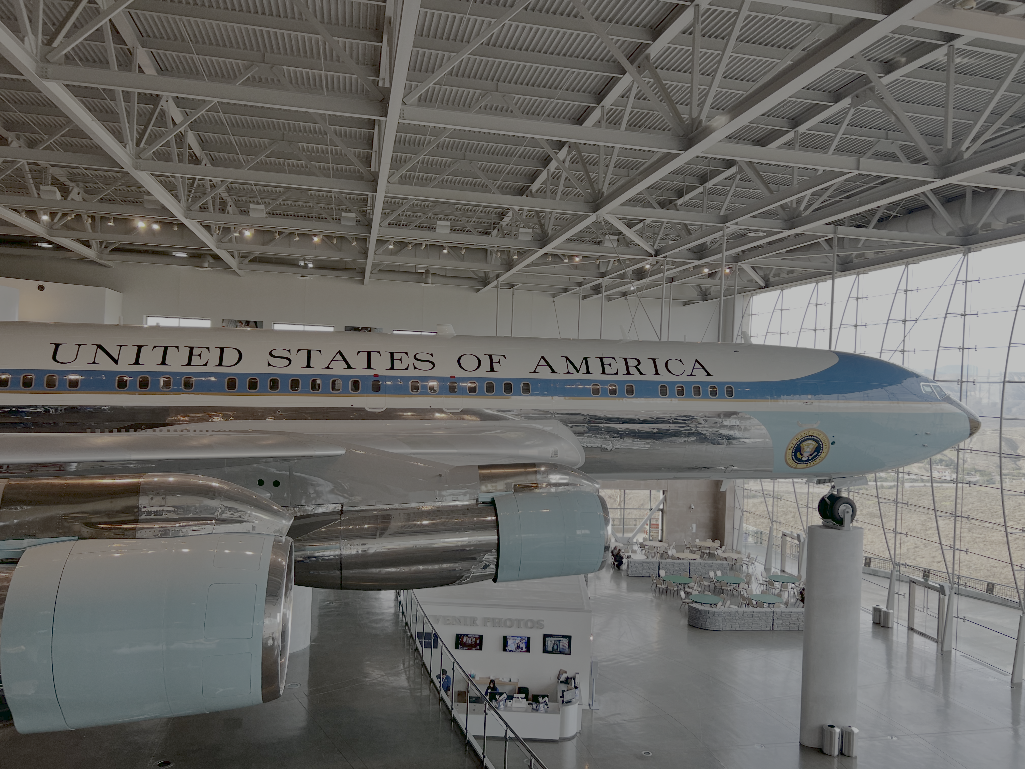 The converted Boeing 707 used as Air Force One and SAM 27000