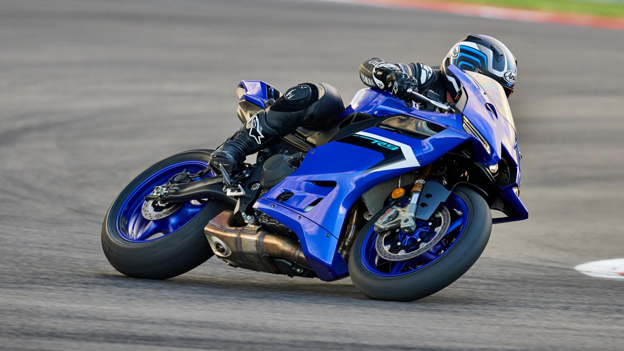 2025 Yamaha YZF-R9 Action 5