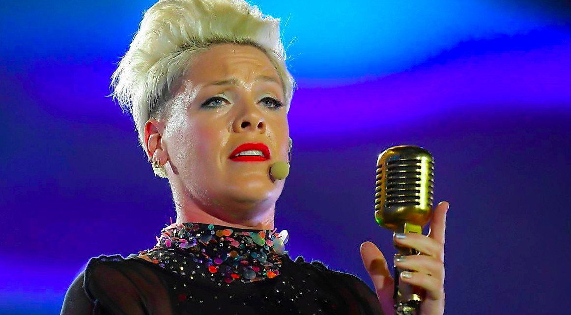 Pink Singing On Stage