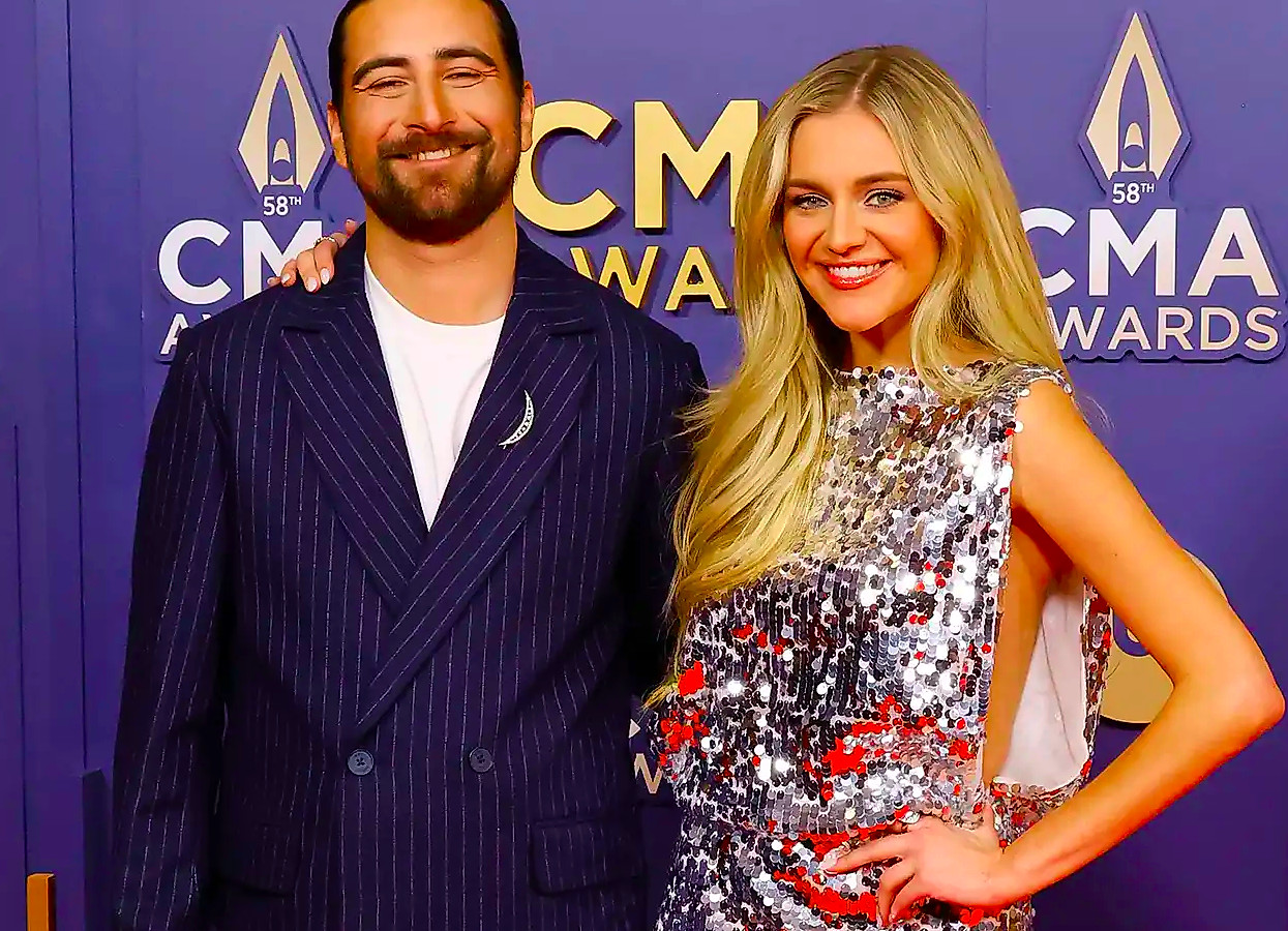 Noah Kahan and Kelsea Ballerini attend the 2024 CMA Awards