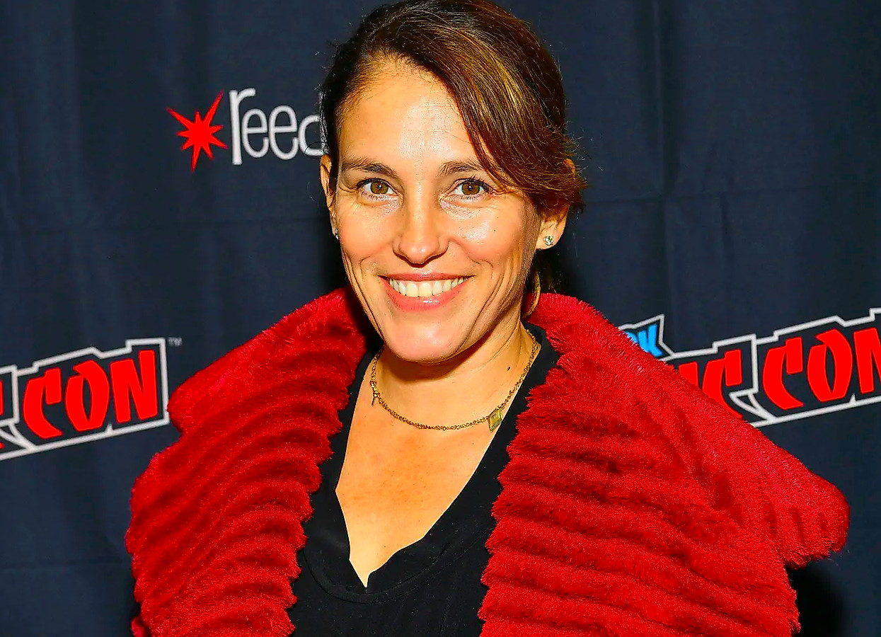 Amy Jo Johnson 
