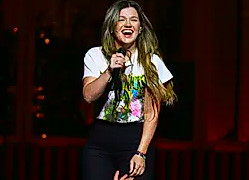 Kelly Clarkson kicks off new Las Vegas residency